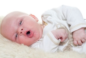 как лечить насморк у новорожденных детей